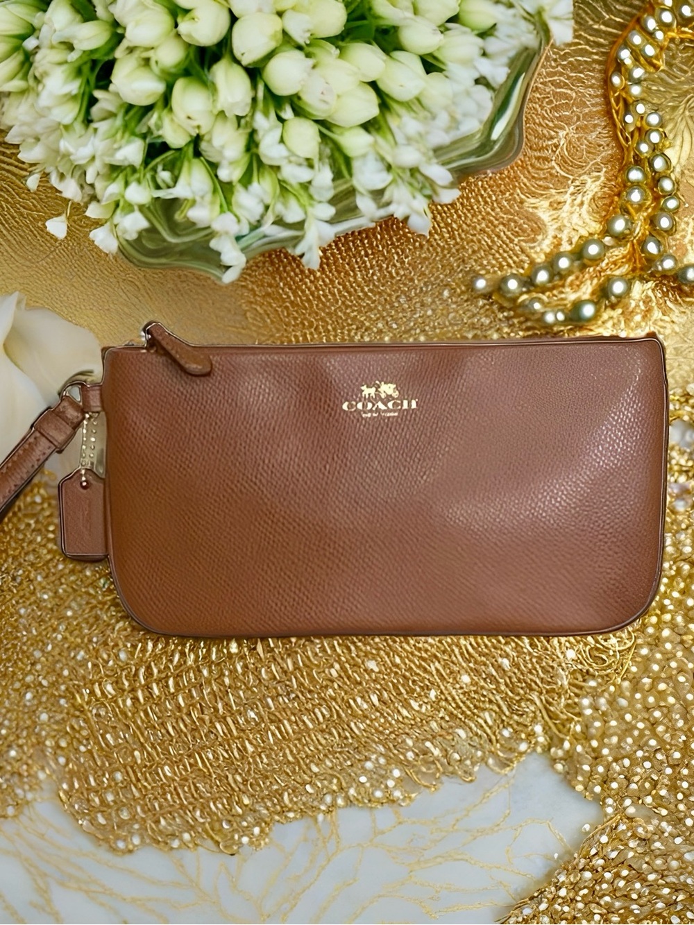 COACH Extra Large Wristlet | Saddle Brown Crossgrain Leather - Picture 1 of 3